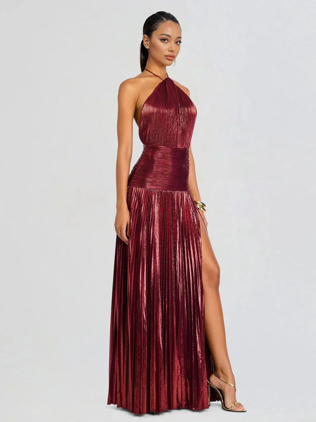 Elegante Abito Maxi Plissettato Metallizzato con Scollo Halter