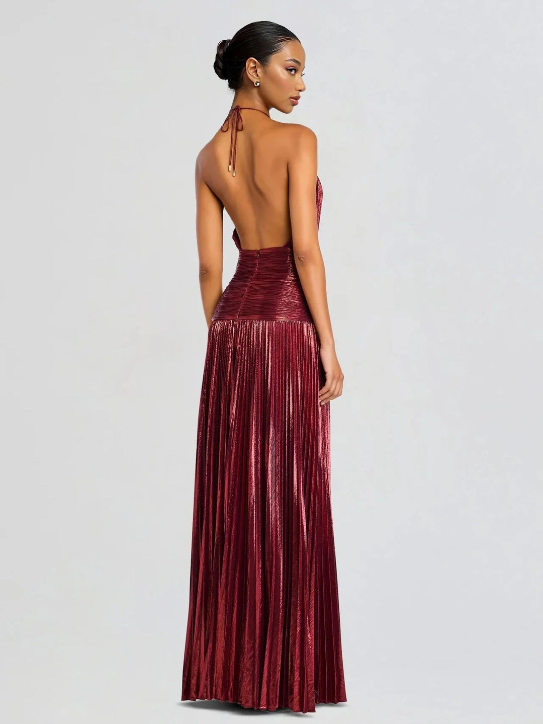 Elegante Abito Maxi Plissettato Metallizzato con Scollo Halter
