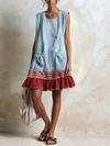 Katia | Vestito tunica azzurro chiaro senza maniche con striscia rossa e orlo arricciato
