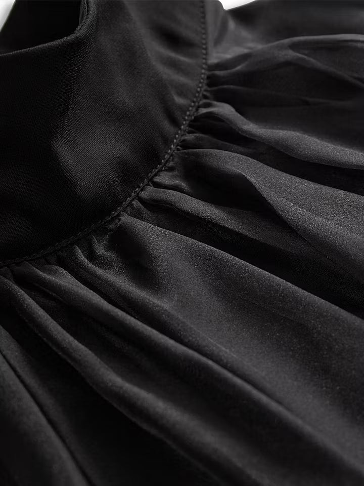 Elegante Blusa Alta in Chiffon Nera