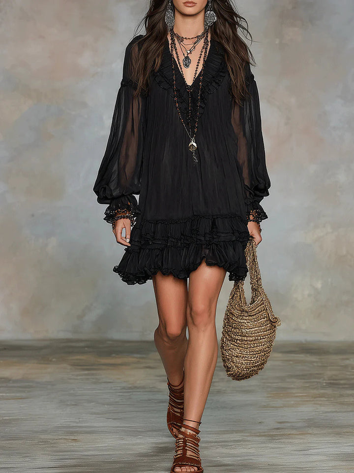 Dalia ¦ Abito corto nero in chiffon con scollo a V, maniche a lanterna e volant