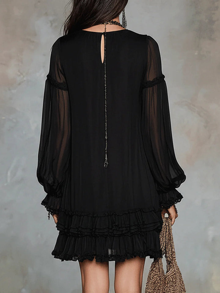 Dalia ¦ Abito corto nero in chiffon con scollo a V, maniche a lanterna e volant