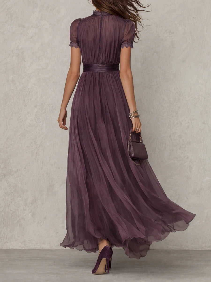 Abito Maxi in Chiffon con Collo a Chiave Viola e Bordo in Pizzo