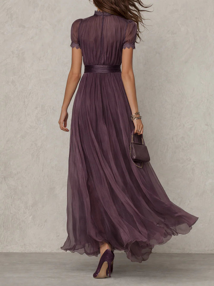 Abito Maxi in Chiffon con Collo a Chiave Viola e Bordo in Pizzo