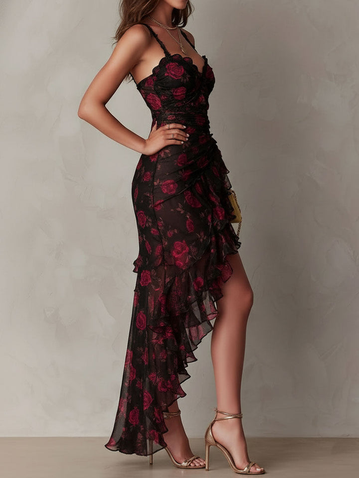 Abito Chic Nero e Rosso con Fiori, Ruches e Orlo a Volant