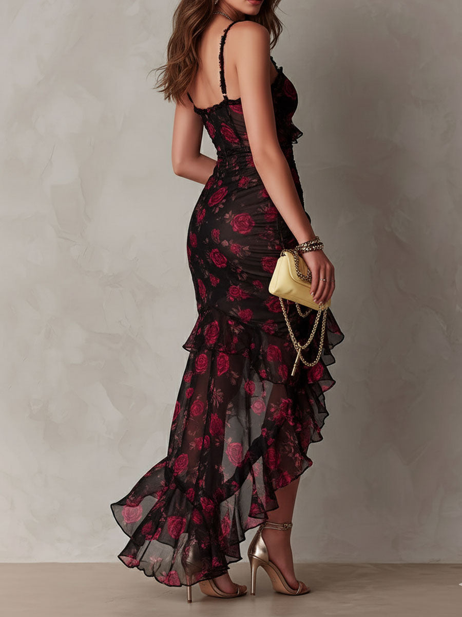 Abito Chic Nero e Rosso con Fiori, Ruches e Orlo a Volant