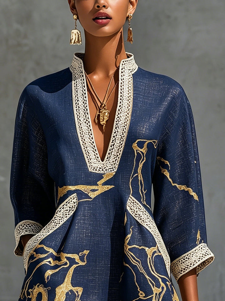 Cosette | Abito Mini in Pizzo All'uncinetto Blu Marino con Motivi Dorati e Scollo a V